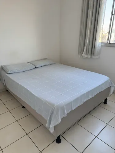 Cama box casal com colchão de espuma - Excelente estado