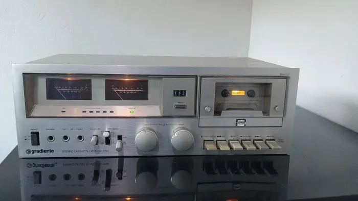 Tape deck Gradiente modelo CD 3700 ótima serigrafia leia descrição 