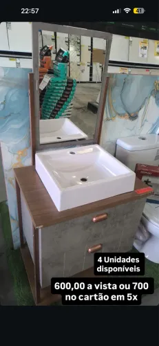 Armário pra banheiro completo