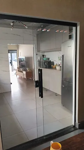 Porta de Blindex Semi-Nova (Apenas 5 meses de uso) - Perfeito Estado!
