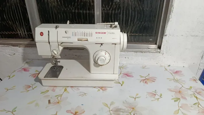 Máquina de Costura Singer Portátil
