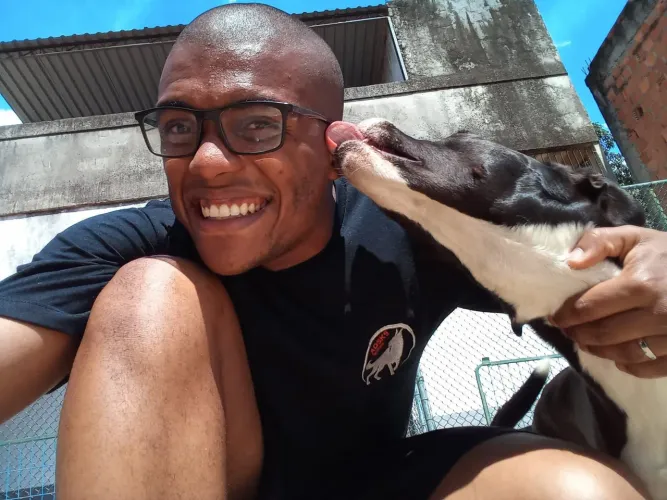 Adestrador e Passeador de cães 