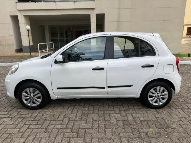 Nissan March S 1.0 16V Flex Fuel 5P 2013