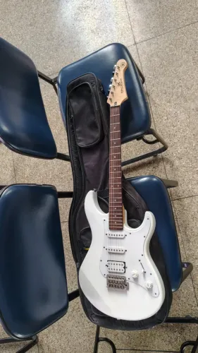 GUITARRA Yamaha Pacifica Série Pac012/100