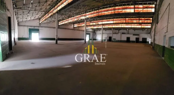 GALPÃO COM LOCALIZAÇÃO PRIVILEGIADA !! AO LADO DA RODOVIA CASTELO BRANCO, VIZINHO A REDE T