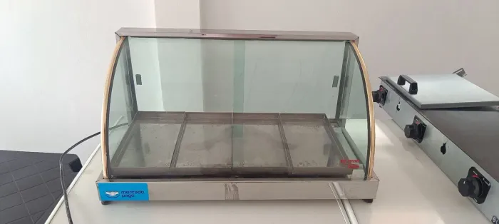 Estufa Vitrine Para Salgados (Vidro Curvo - 4 Bandejas)
