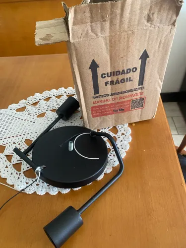 3 lustre de teto novo na caixa cada um 35 reais com desenho de aranha 