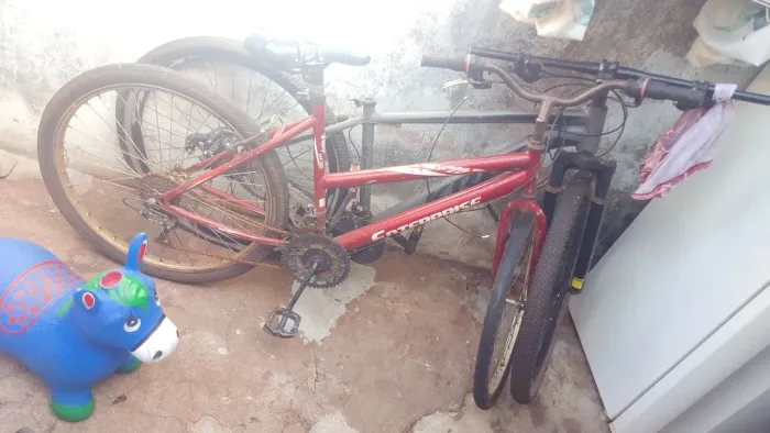 Vendo bicicleta aro 26 e uma 29 pra arruma