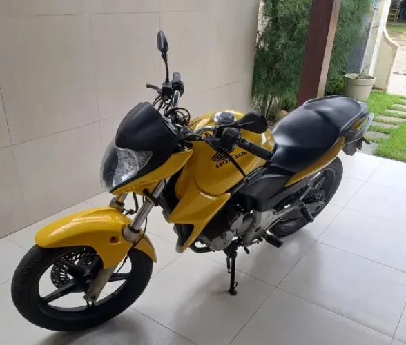 Motocicleta Cb 300. Ano 2013