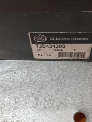 Disjuntor Tripolar Caixa Moldada GE TJD434300