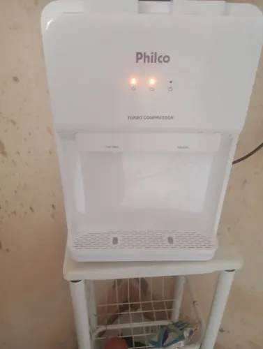 Gela água Philips semi novo