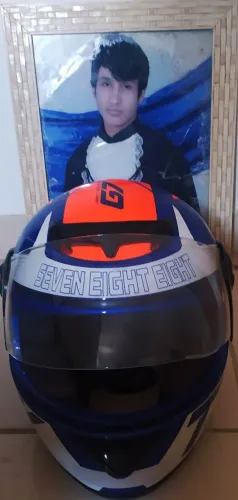 Capacete azul 