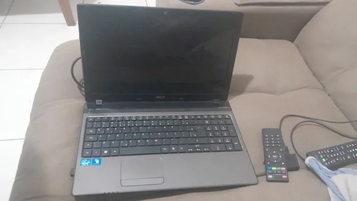 Notebook semi-novo em perfeitas condições