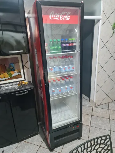Geladeira Expositora e cervejeira metalfrio 