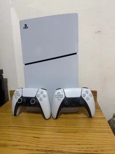 ? PlayStation 5 Slim - 2 Controles Em Excelente Estado!