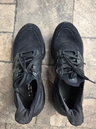 Ultraboost 23 preto