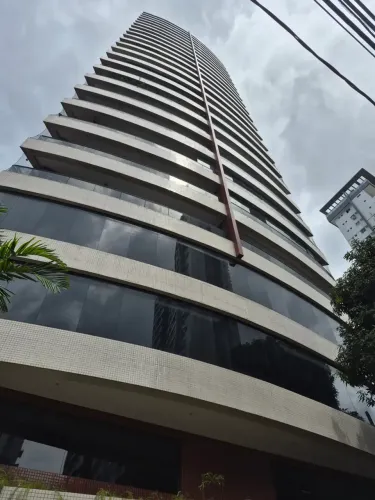 Helio Pires vende Apartamento no Ed Amalfi 3 suites sacada gourmet 2 vagas desocupado