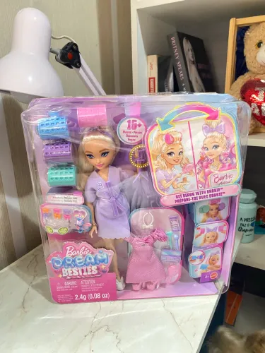Boneca Barbie Dream Besties com acessórios