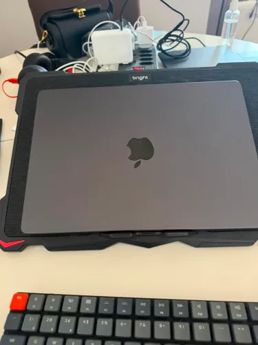 MacBook Pro M5 | 16gb | 1tb