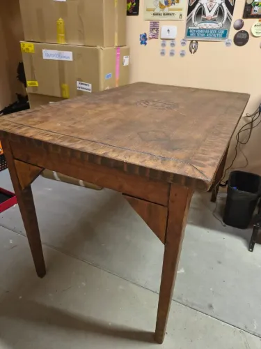MESA DE MADEIRA MACIÇA