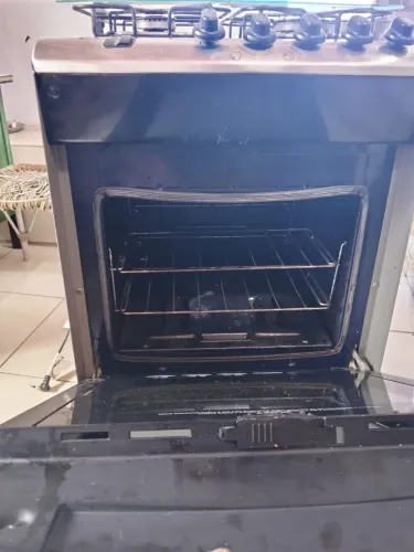 Vendo fogão 4 bocas, semi-novo