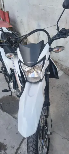 Vende-se moto Bros 160- único dono