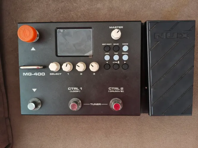 Pedaleira Nux mg 400