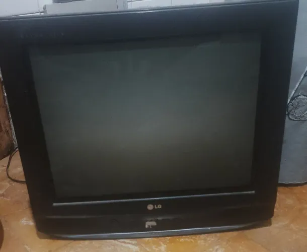 Tv 21 Polegadas - Para retirada de peças