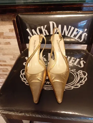 Sapato dourado fashion 35