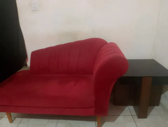 Sofazinho divã com mesa