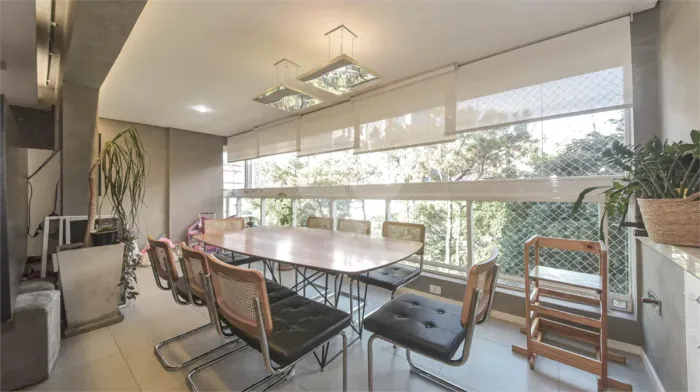 Apartamento no Brooklin com 4 vagas