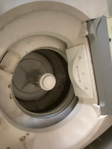 Máquina de lavar roupas de 11 quilos da Brastemp