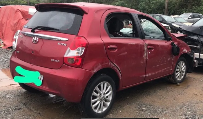 Sucata Etios XLS 2015 em peças 