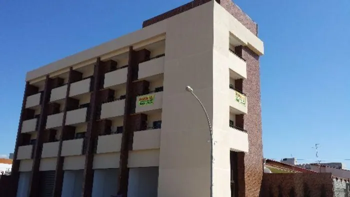 Loja QNE 12 Lote 40 - *