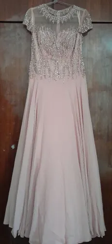 BICICI e COTY Vestido de Festa Rosa com pedraria TAM.M e capa protetora