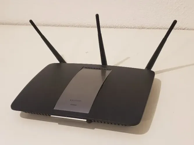 Roteador Linksys Gigabit Usb3 EA6900 preto usado