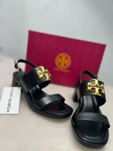 Sadalha número 35 marca tory Burch zero sem uso..(Original )