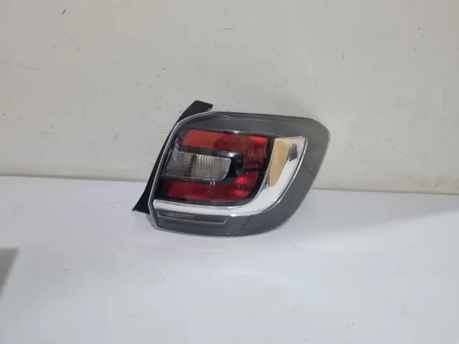 Lanterna direita Sandero Stepway 2015/2016/2017/2018/2019