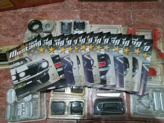 Lote 15 peças e fasciculos Mustang shelby GT500 1/8