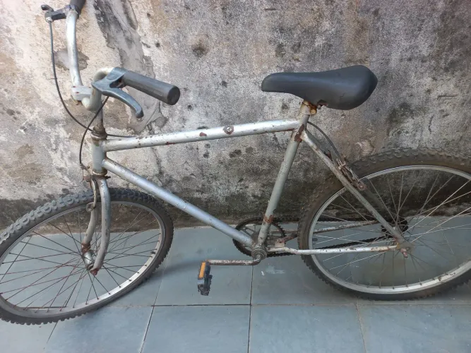 Bicicleta aro 26 para arrumar ou aproveitar peças