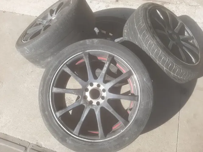 Roda aro 17 Gt R preta fosca multi furos com Pneu 225 45 17 jogo usados