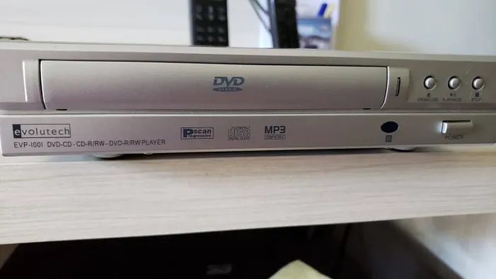 DVD / R$ 155,00 REAIS / BOM, BONITO E BARATO. LIVRE PRA VENDA!!!!!/ ESTADO 0KM/NOTA VENDA.