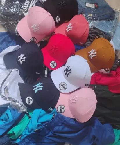 BONÉS APENAS 30 REAIS