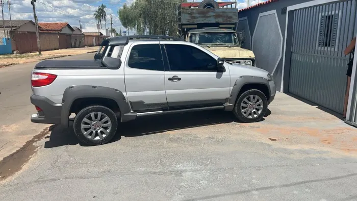 Fiat Strada Adventure1.8/ 1.8 Locker Flex CD 2015