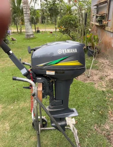 Barco e carreta com documentos  Motor Yamada 15 nunca foi na água