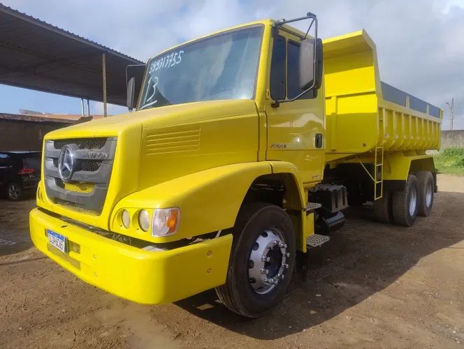 Caminhão caçamba basculante atron 2324