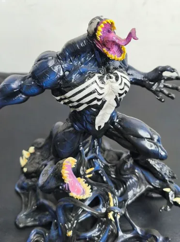 action figure VENOM 