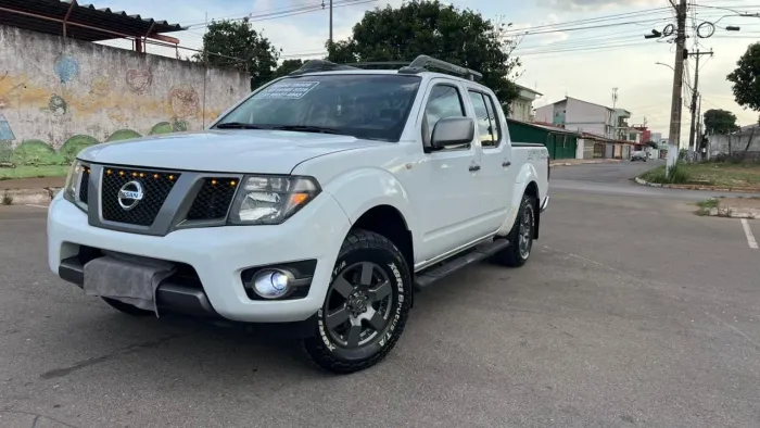 Nissan Frontier SV At.cd 4X4 2.5 TB Diesel Mec. 2014