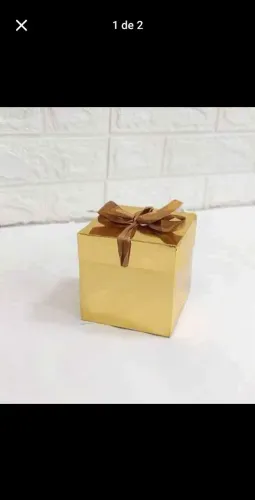 Vendo 1 embalagem para presente pequena