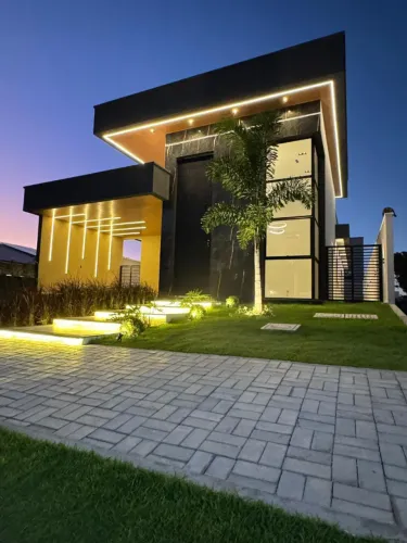 Casa plana com três SUITES -Eusébio - 178m²